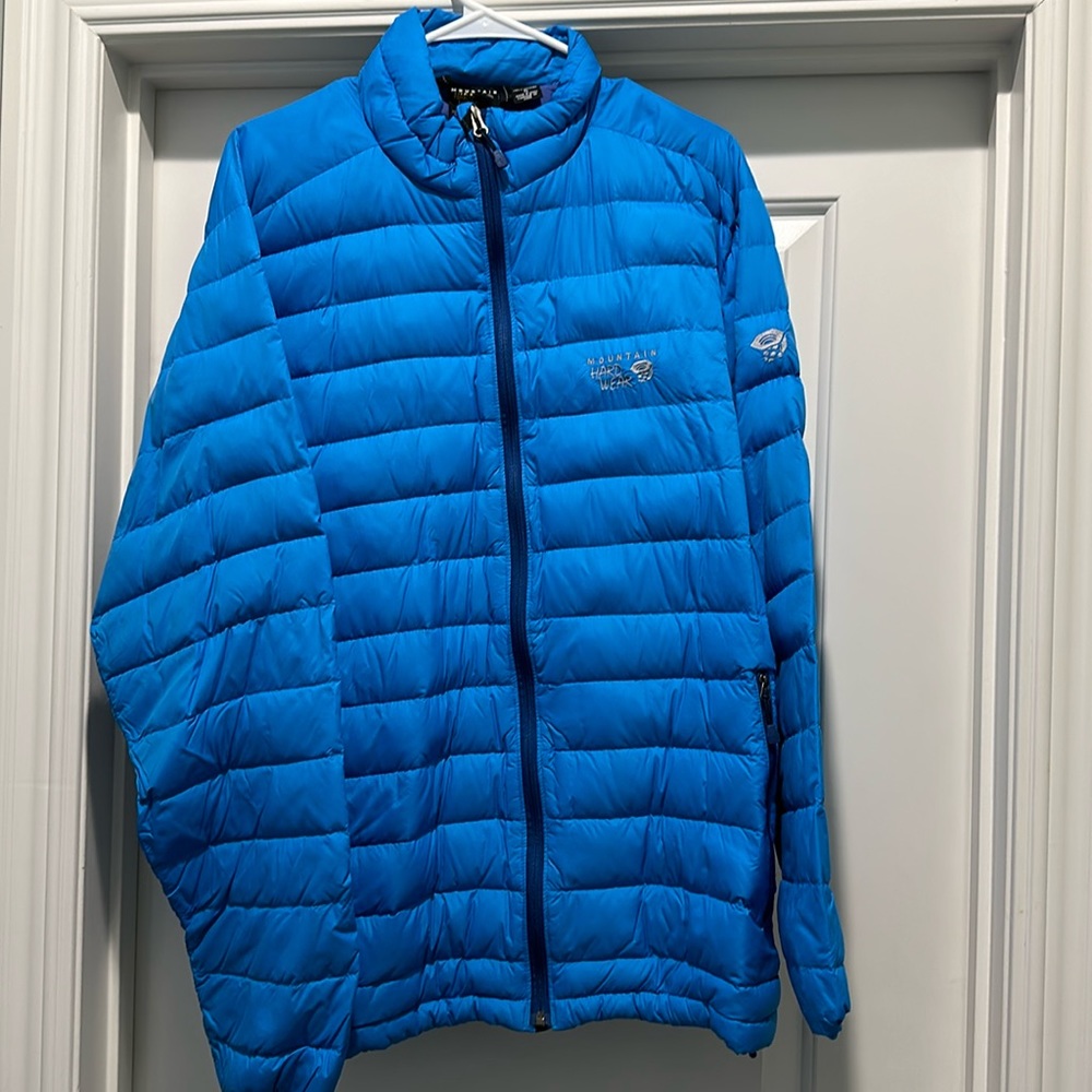 Men’s Mountain Hardwear puffy coat